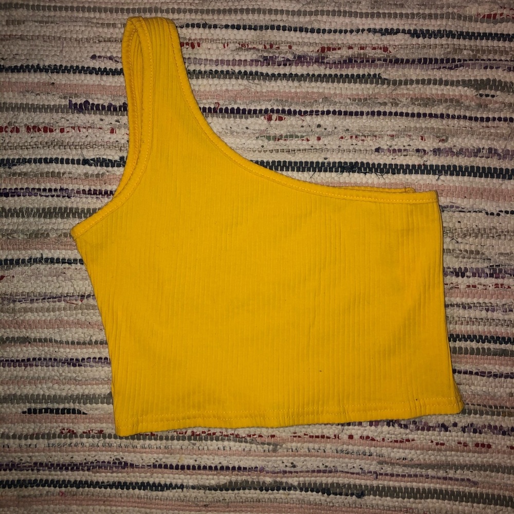 Off shoulder crop top